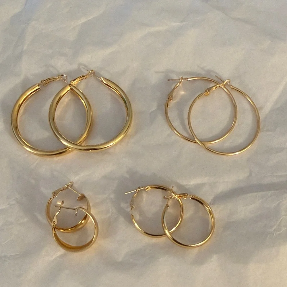 Elegant Costume Jewelry Gold Hoop Earrings Set - Picture 1 of 5